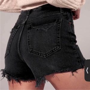 Abercrombie & Fitch Ultra High Rise Mom Shorts 30 / 10 Black Wash Distressed